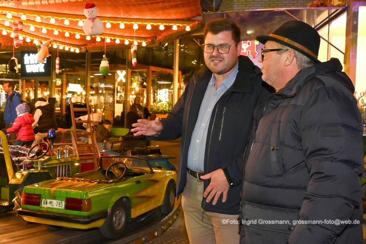 Weihnachtsdorf Pasing Arcaden - Münchner Kinderweihnacht mit Weihnachtsdorf auf dem Paseo Platz der Pasing Arcaden - Eröffnugn am 14.11.22025 mit Sebastian Kriesel (©Foto: Ingrid Grossmann)